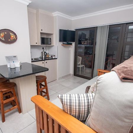 Van Den Berg's Guesthouse&B&B Bettyʼs Bay Kültér fotó