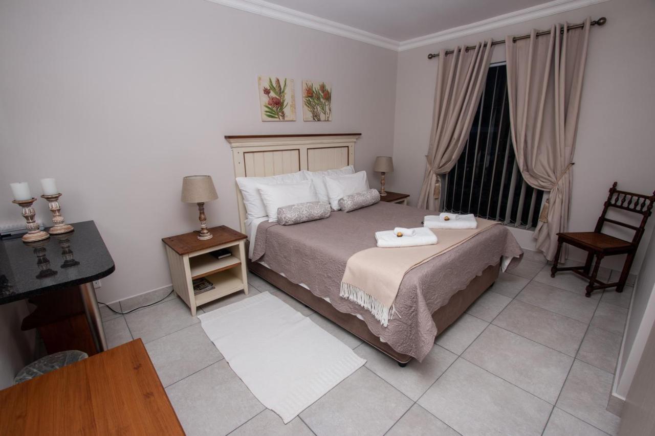 Van Den Berg's Guesthouse&B&B Bettyʼs Bay Kültér fotó